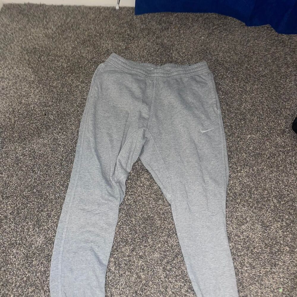 Nike Men's Grey Joggers-tracksuits